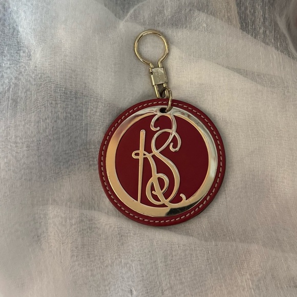 Kate Spade rare Red and Gold Hangtag/ Key holder with gold emblem - Picture 1 of 2